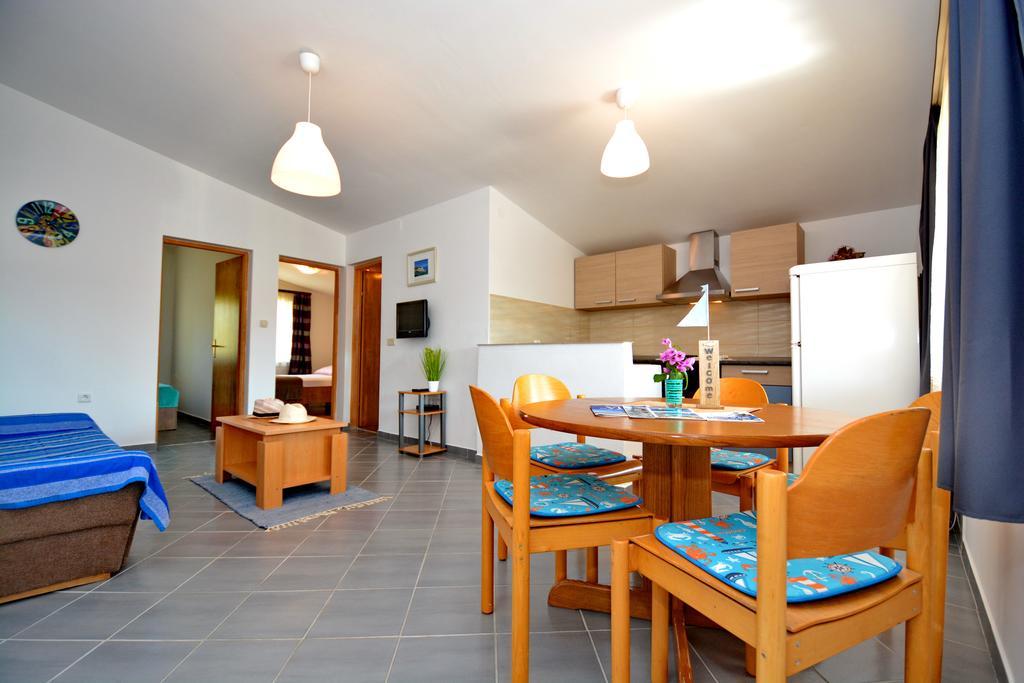 Apartment Marijana Vir Exterior photo