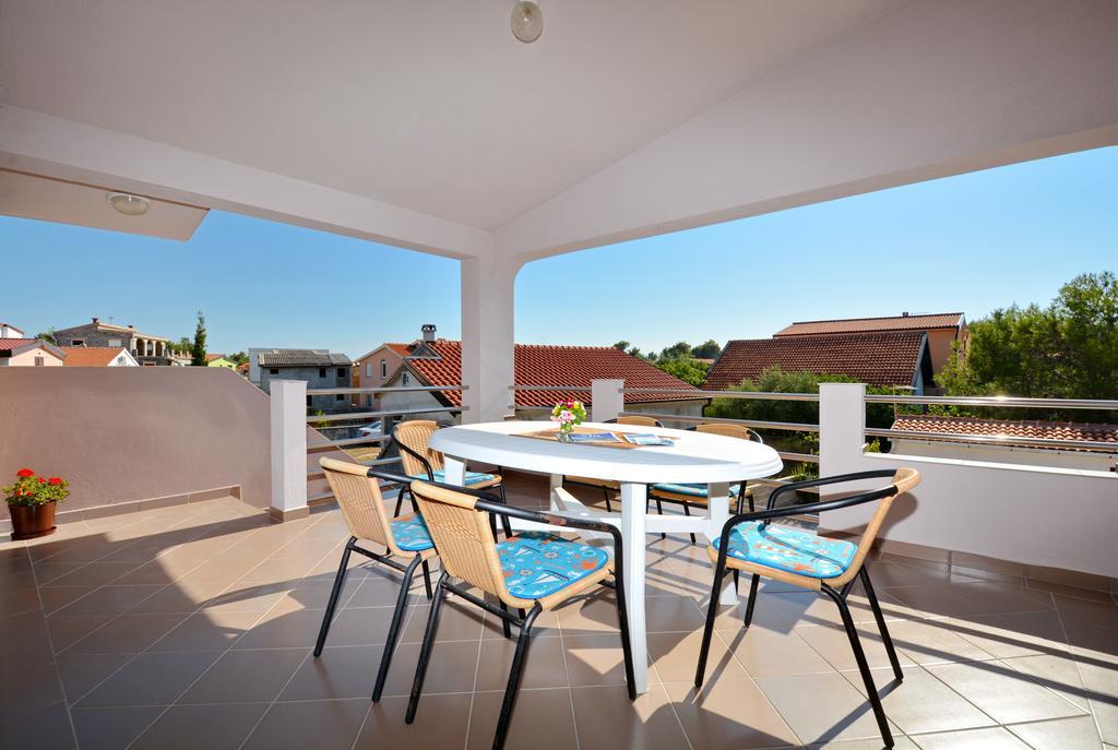 Apartment Marijana Vir Exterior photo