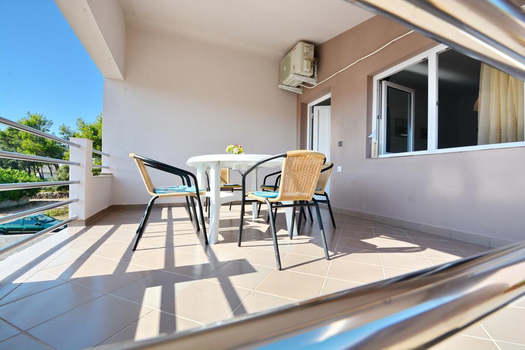 Apartment Marijana Vir Exterior photo