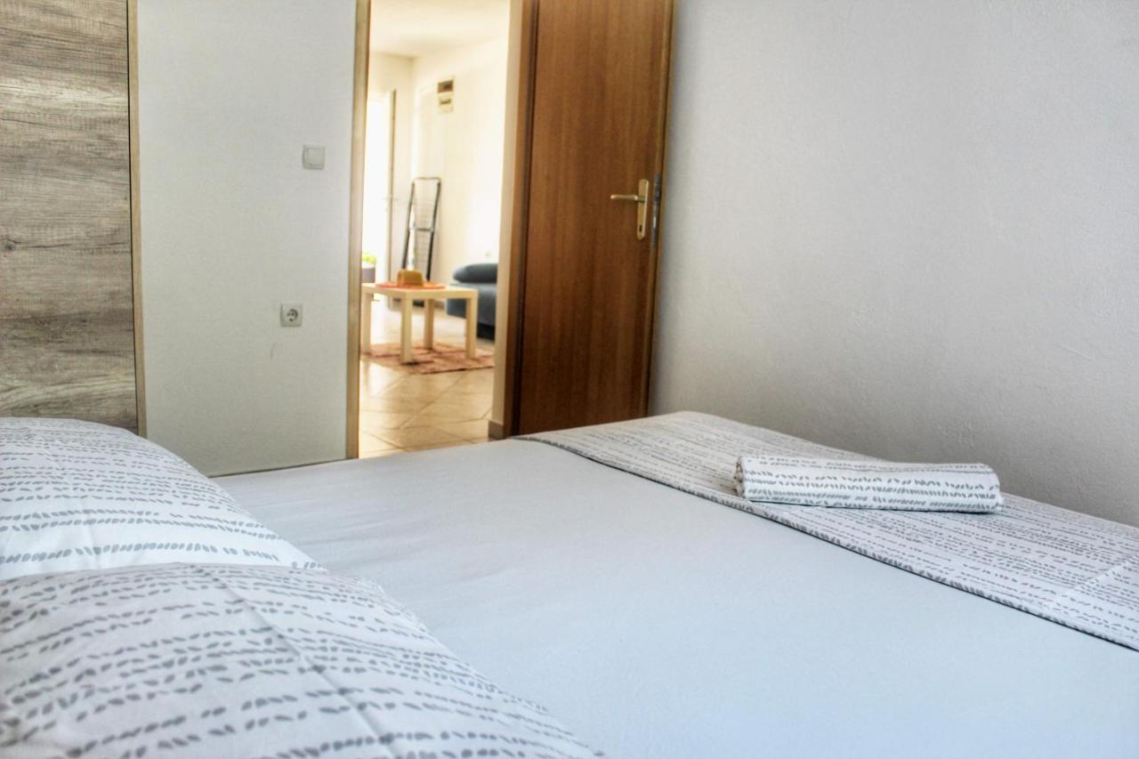 Apartment Marijana Vir Exterior photo